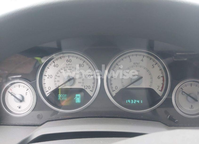 Photo 7 of 2010 Chrysler Town & COUNTRY TOURING (VIN 2A4RR5D1XAR289547)