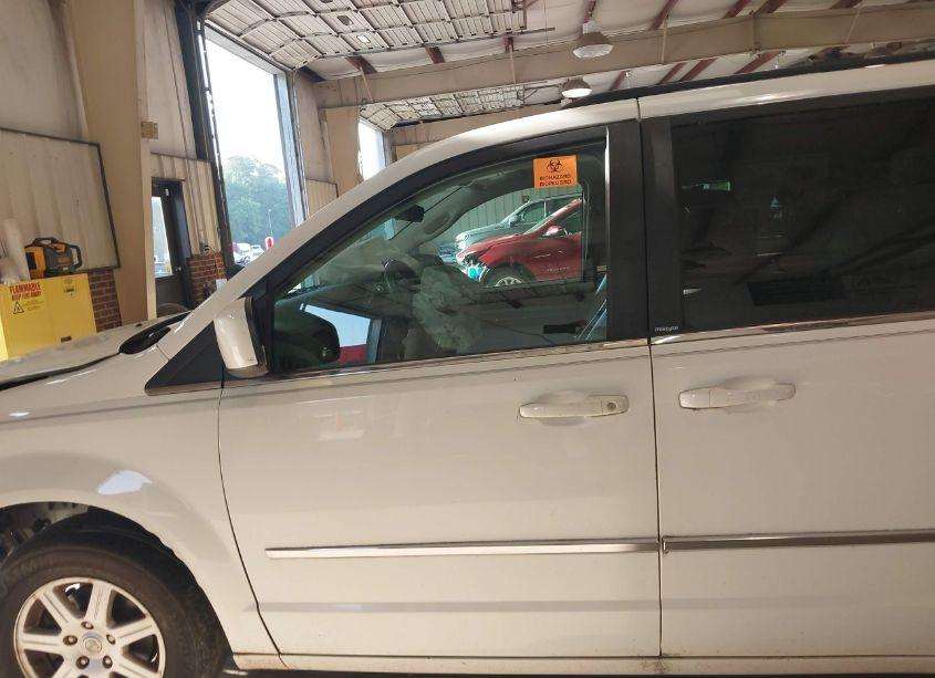 Photo 14 of 2010 Chrysler Town & COUNTRY TOURING (VIN 2A4RR5D1XAR305438)