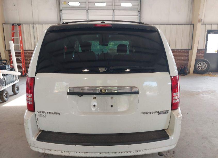 Photo 16 of 2010 Chrysler Town & COUNTRY TOURING (VIN 2A4RR5D1XAR305438)