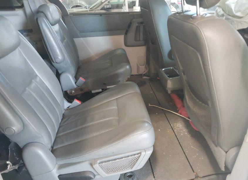 Photo 8 of 2010 Chrysler Town & COUNTRY TOURING (VIN 2A4RR5D1XAR305438)