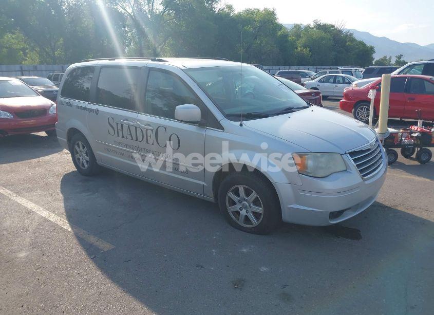 2010 Chrysler Town & COUNTRY TOURING (VIN 2A4RR5D1XAR492034) main photo