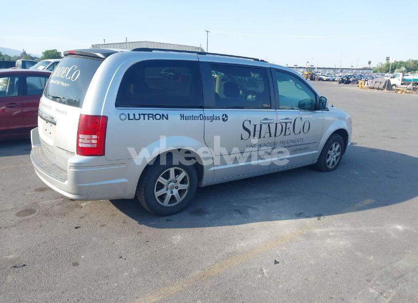 Photo 4 of 2010 Chrysler Town & COUNTRY TOURING (VIN 2A4RR5D1XAR492034)