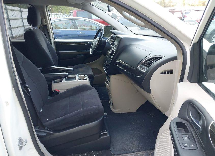 Photo 5 of 2011 Chrysler Town & COUNTRY TOURING (VIN 2A4RR5DG0BR675383)