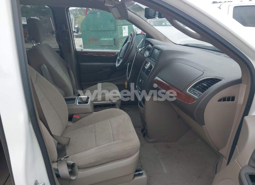 Photo 5 of 2011 Chrysler Town & COUNTRY TOURING (VIN 2A4RR5DG0BR681944)