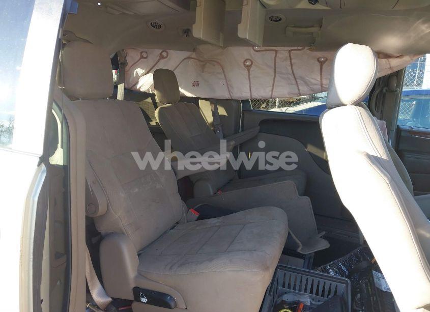 Photo 8 of 2011 Chrysler Town & COUNTRY TOURING (VIN 2A4RR5DG0BR784698)