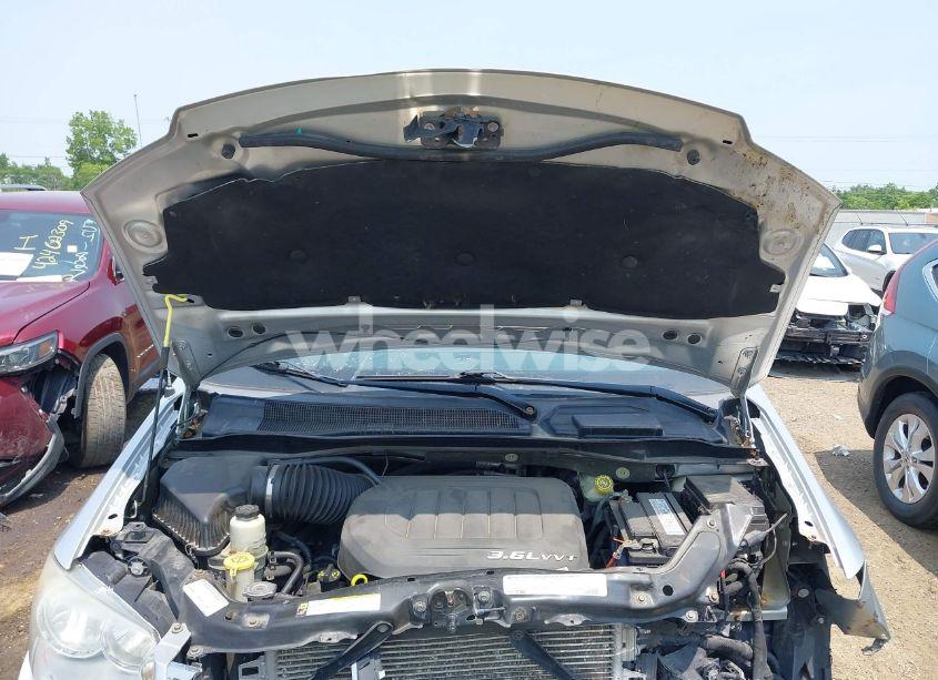 Photo 10 of 2011 Chrysler Town & COUNTRY TOURING (VIN 2A4RR5DG0BR798312)