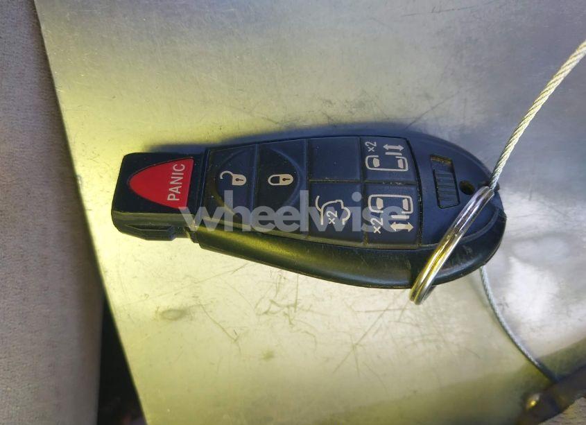 Photo 11 of 2011 Chrysler Town & COUNTRY TOURING (VIN 2A4RR5DG1BR607335)