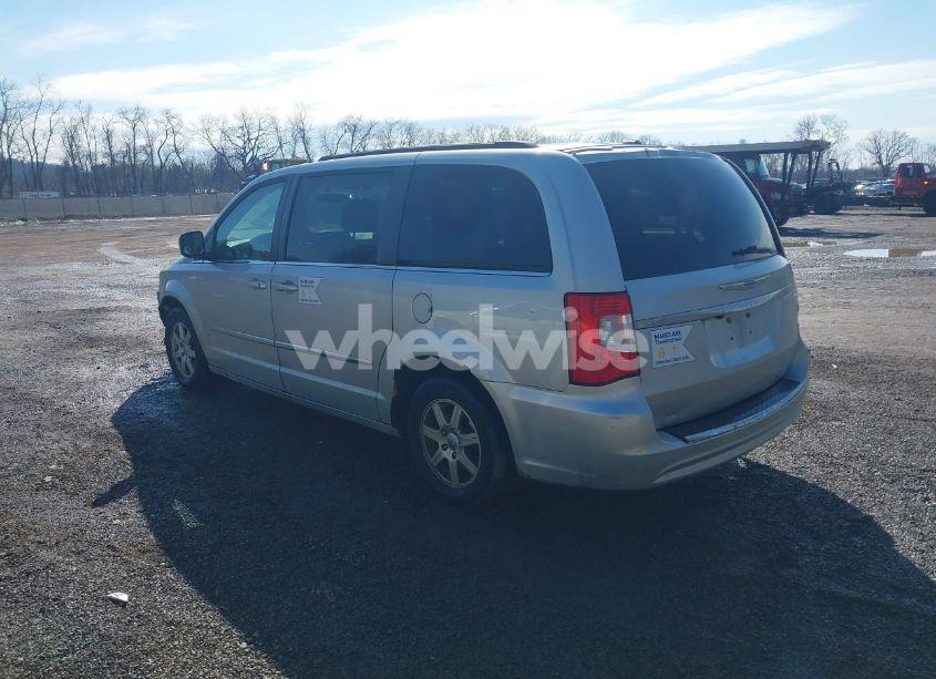 Photo 3 of 2011 Chrysler Town & COUNTRY TOURING (VIN 2A4RR5DG1BR607335)