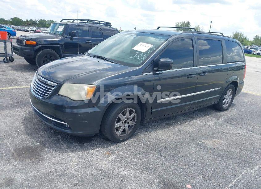 Photo 2 of 2011 Chrysler Town & COUNTRY TOURING (VIN 2A4RR5DG1BR625253)