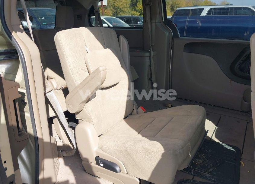 Photo 8 of 2011 Chrysler Town & COUNTRY TOURING (VIN 2A4RR5DG1BR676445)