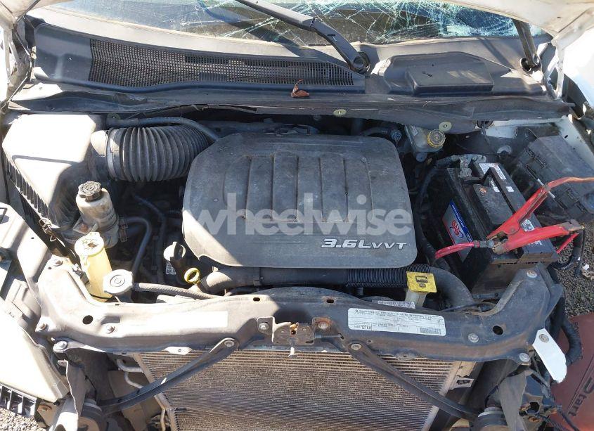 Photo 10 of 2011 Chrysler Town & COUNTRY TOURING (VIN 2A4RR5DG1BR712151)