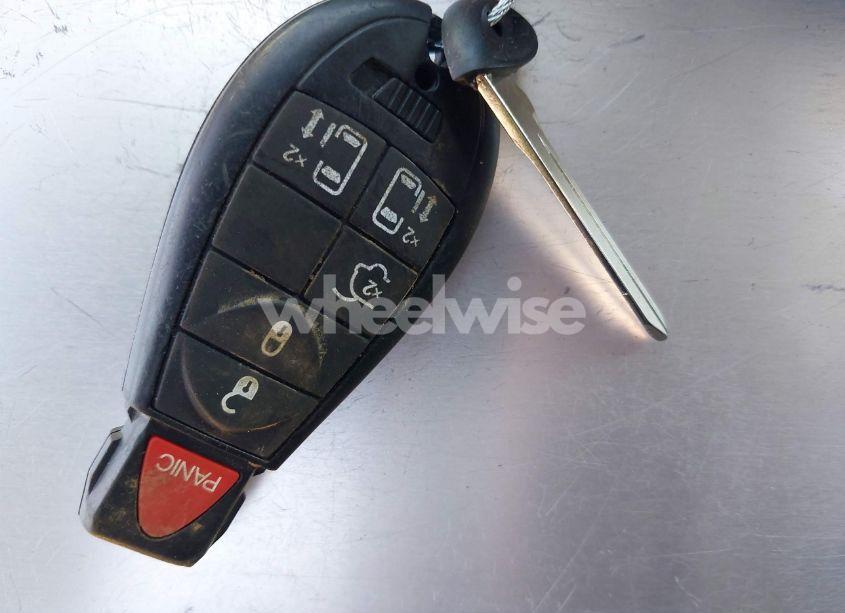 Photo 11 of 2011 Chrysler Town & COUNTRY TOURING (VIN 2A4RR5DG1BR712151)