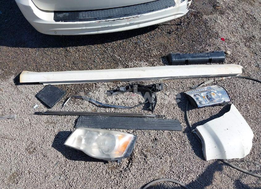 Photo 12 of 2011 Chrysler Town & COUNTRY TOURING (VIN 2A4RR5DG1BR712151)