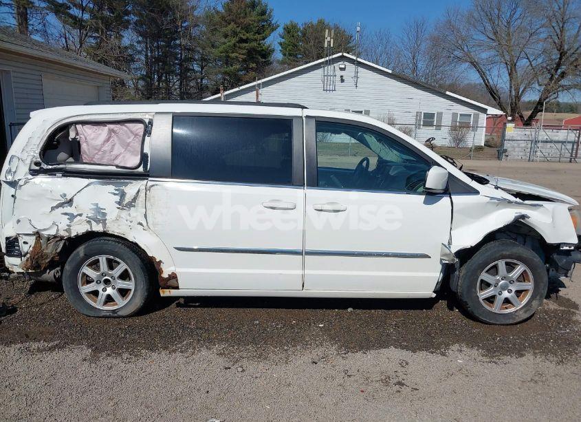 Photo 14 of 2011 Chrysler Town & COUNTRY TOURING (VIN 2A4RR5DG1BR712151)