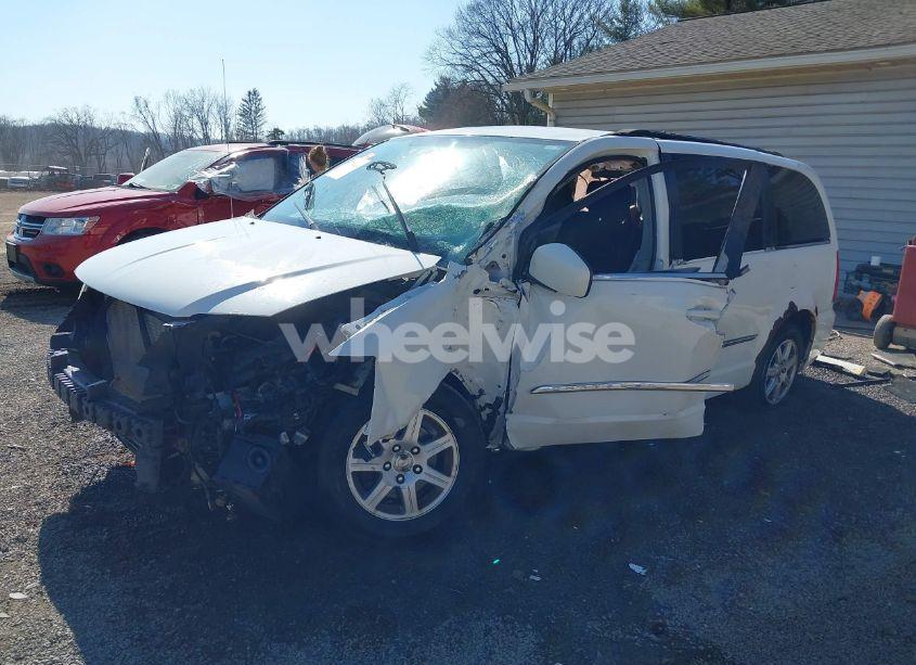 Photo 2 of 2011 Chrysler Town & COUNTRY TOURING (VIN 2A4RR5DG1BR712151)