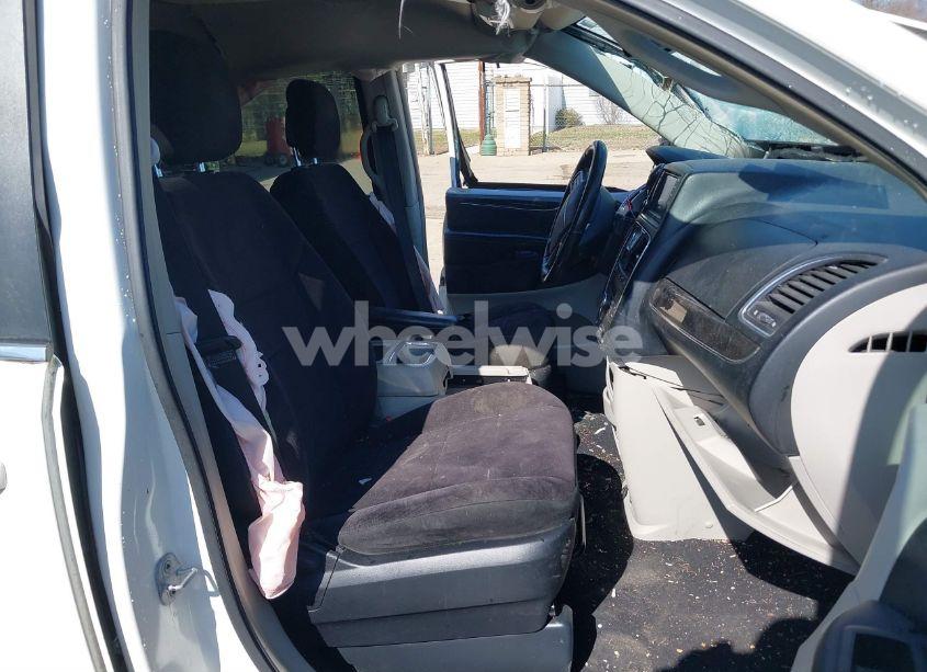 Photo 5 of 2011 Chrysler Town & COUNTRY TOURING (VIN 2A4RR5DG1BR712151)