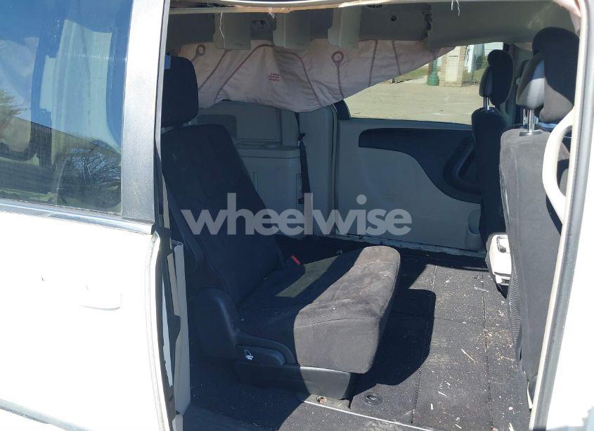 Photo 8 of 2011 Chrysler Town & COUNTRY TOURING (VIN 2A4RR5DG1BR712151)