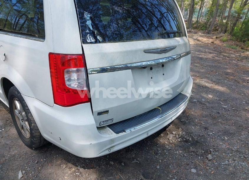 Photo 6 of 2011 Chrysler Town & COUNTRY TOURING (VIN 2A4RR5DG1BR727331)
