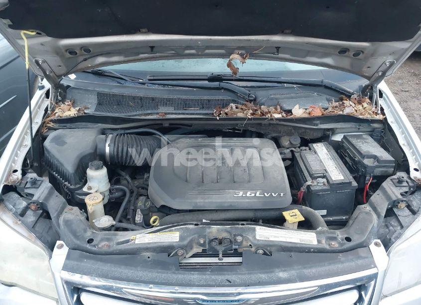 Photo 10 of 2011 Chrysler Town & COUNTRY TOURING (VIN 2A4RR5DG1BR771619)