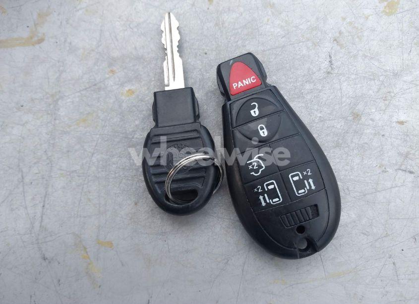 Photo 11 of 2011 Chrysler Town & COUNTRY TOURING (VIN 2A4RR5DG1BR771619)