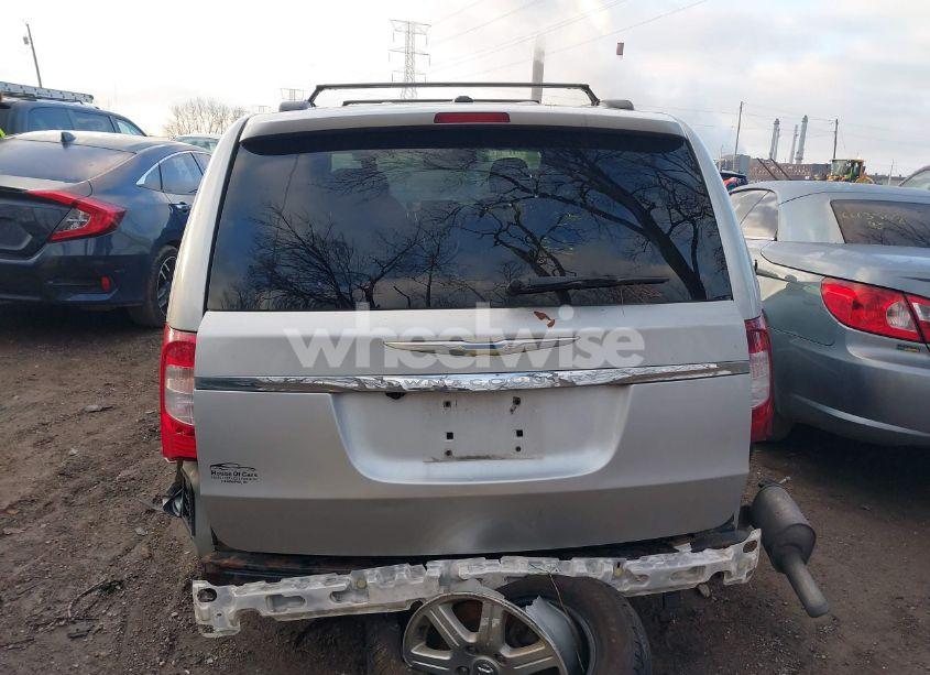 Photo 16 of 2011 Chrysler Town & COUNTRY TOURING (VIN 2A4RR5DG1BR771619)