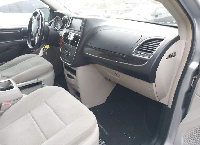 Photo 5 of 2011 Chrysler Town & COUNTRY TOURING (VIN 2A4RR5DG1BR780398)