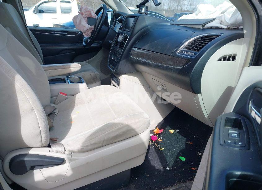 Photo 5 of 2011 Chrysler Town & COUNTRY TOURING (VIN 2A4RR5DG1BR801721)