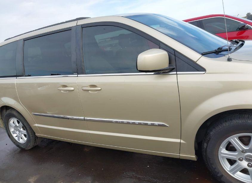 Photo 13 of 2011 Chrysler Town & COUNTRY TOURING (VIN 2A4RR5DG2BR604847)