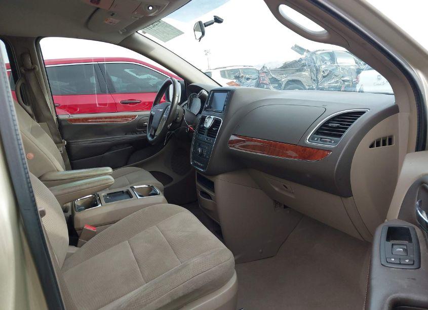 Photo 5 of 2011 Chrysler Town & COUNTRY TOURING (VIN 2A4RR5DG2BR604847)