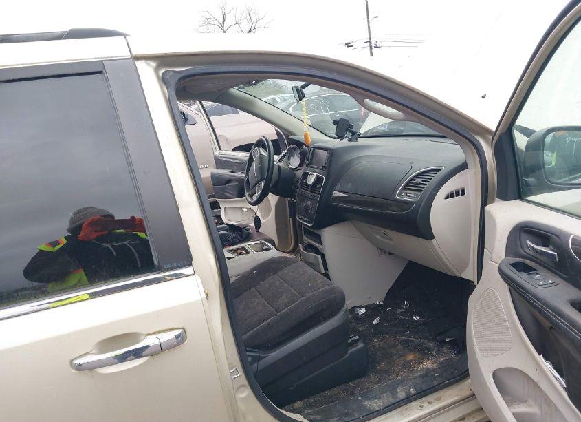 Photo 5 of 2011 Chrysler Town & COUNTRY TOURING (VIN 2A4RR5DG2BR612172)