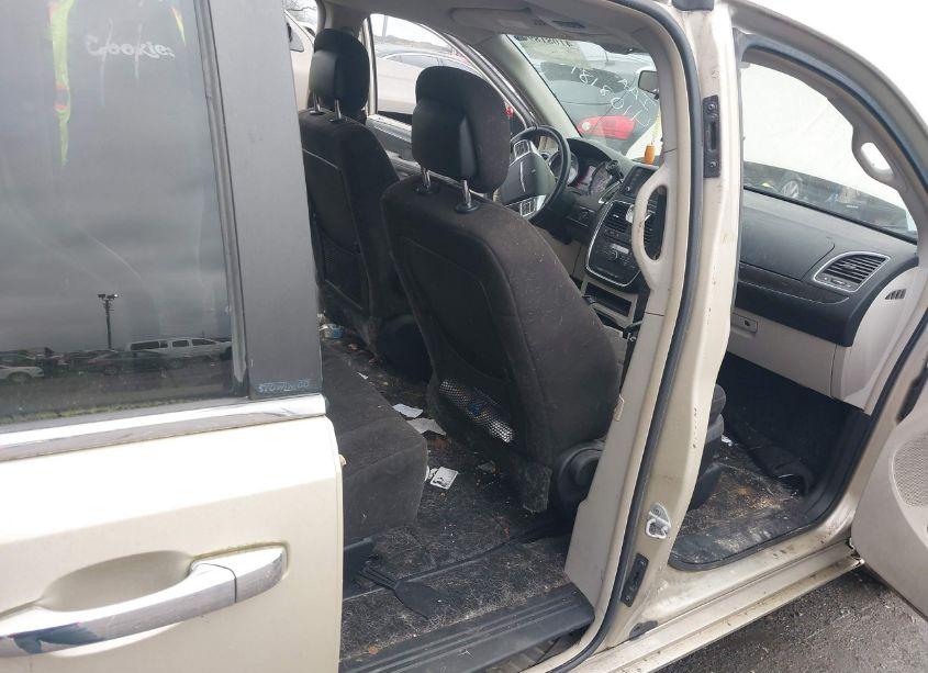 Photo 8 of 2011 Chrysler Town & COUNTRY TOURING (VIN 2A4RR5DG2BR612172)