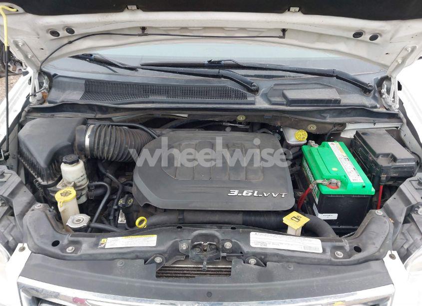 Photo 10 of 2011 Chrysler Town & COUNTRY TOURING (VIN 2A4RR5DG2BR650596)