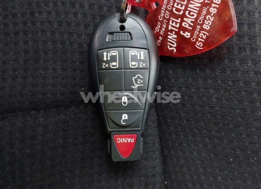 Photo 11 of 2011 Chrysler Town & COUNTRY TOURING (VIN 2A4RR5DG2BR650596)