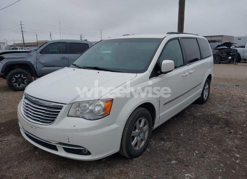 Photo 2 of 2011 Chrysler Town & COUNTRY TOURING (VIN 2A4RR5DG2BR650596)