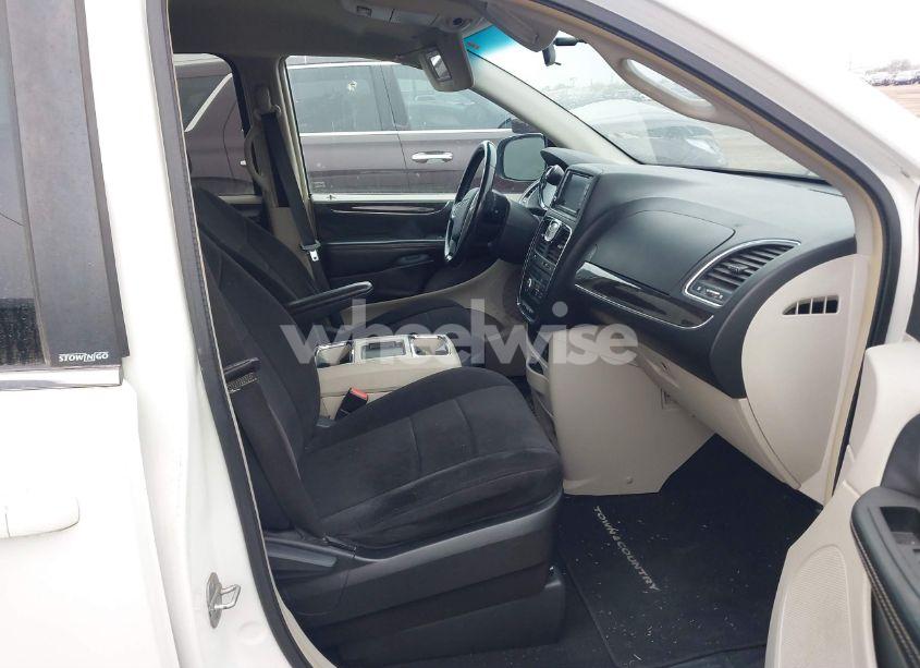 Photo 5 of 2011 Chrysler Town & COUNTRY TOURING (VIN 2A4RR5DG2BR650596)