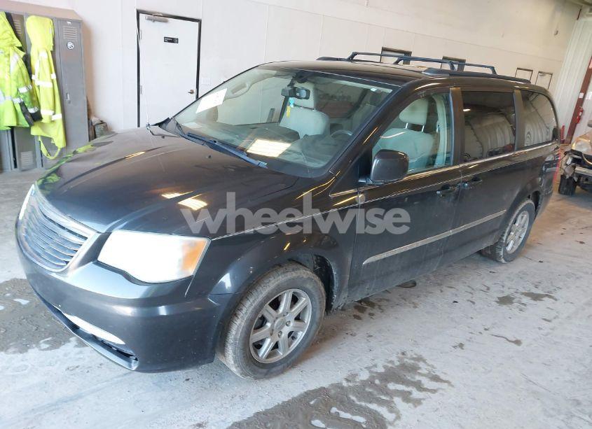 Photo 2 of 2011 Chrysler Town & COUNTRY TOURING (VIN 2A4RR5DG2BR675837)