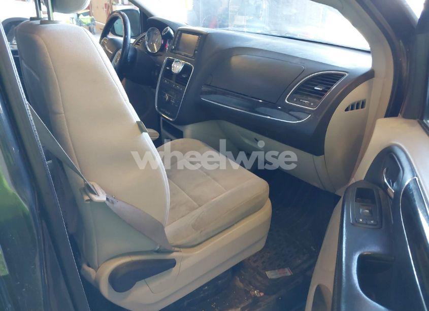 Photo 5 of 2011 Chrysler Town & COUNTRY TOURING (VIN 2A4RR5DG2BR675837)