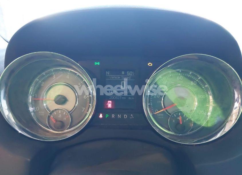 Photo 7 of 2011 Chrysler Town & COUNTRY TOURING (VIN 2A4RR5DG2BR675837)