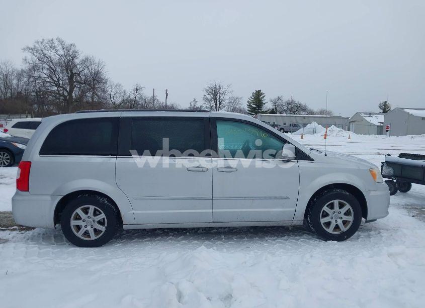 Photo 14 of 2011 Chrysler Town & COUNTRY TOURING (VIN 2A4RR5DG2BR785562)