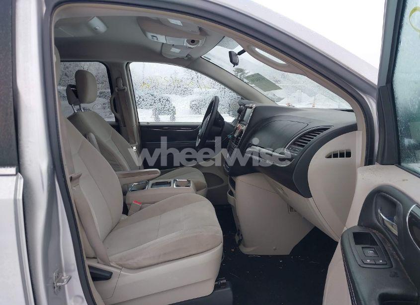 Photo 5 of 2011 Chrysler Town & COUNTRY TOURING (VIN 2A4RR5DG2BR785562)