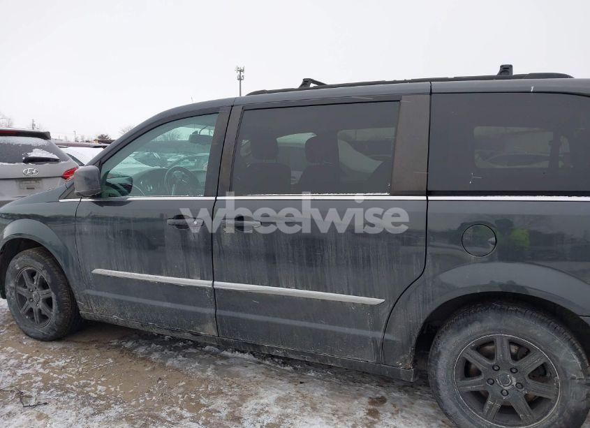 Photo 14 of 2011 Chrysler Town & COUNTRY TOURING (VIN 2A4RR5DG3BR611192)