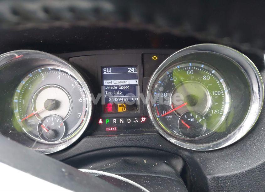 Photo 7 of 2011 Chrysler Town & COUNTRY TOURING (VIN 2A4RR5DG3BR611192)