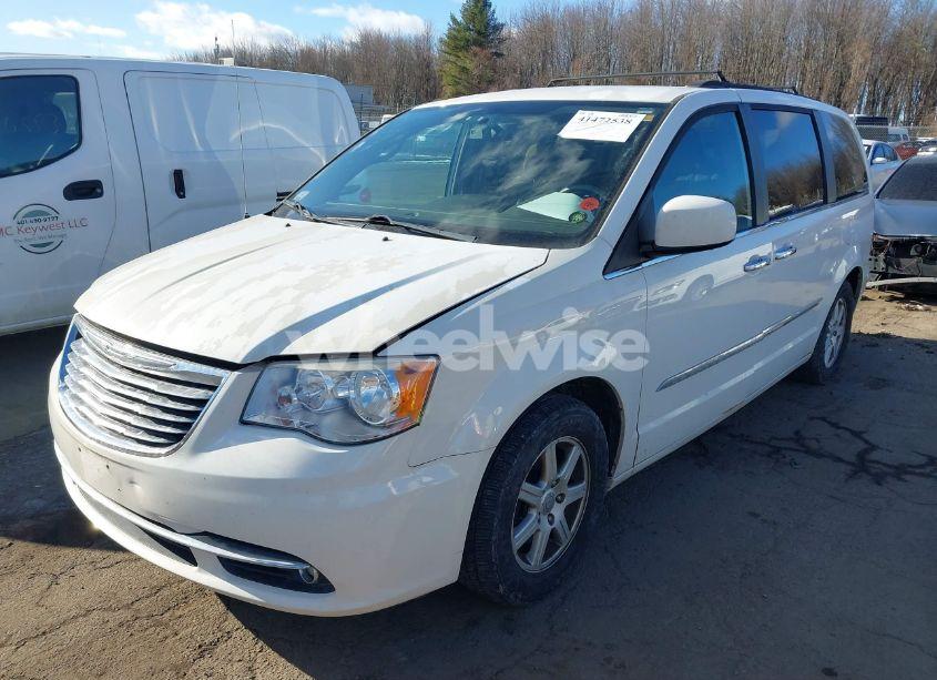 Photo 2 of 2011 Chrysler Town & COUNTRY TOURING (VIN 2A4RR5DG3BR655547)