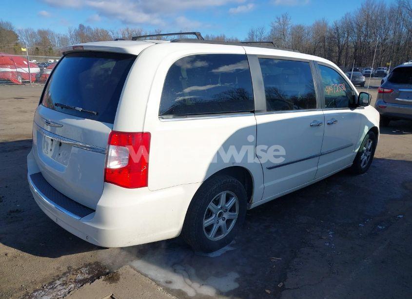 Photo 4 of 2011 Chrysler Town & COUNTRY TOURING (VIN 2A4RR5DG3BR655547)