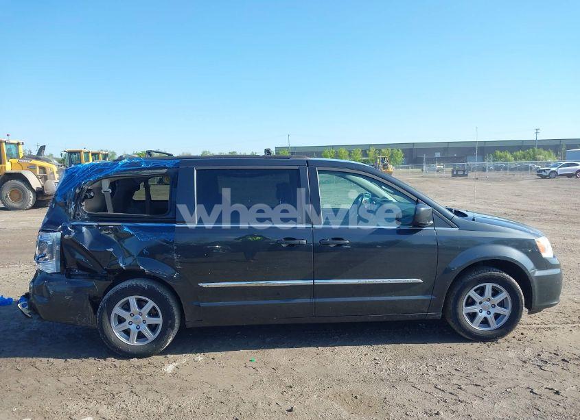 Photo 13 of 2011 Chrysler Town & COUNTRY TOURING (VIN 2A4RR5DG3BR667097)