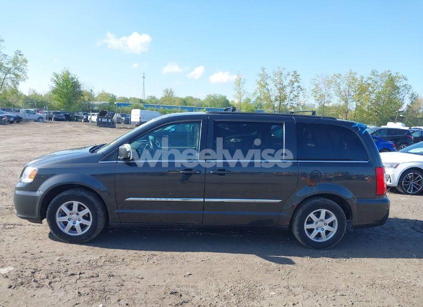 Photo 14 of 2011 Chrysler Town & COUNTRY TOURING (VIN 2A4RR5DG3BR667097)