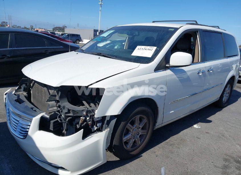 Photo 2 of 2011 Chrysler Town & COUNTRY TOURING (VIN 2A4RR5DG3BR688046)