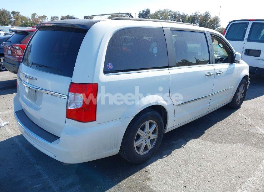 Photo 4 of 2011 Chrysler Town & COUNTRY TOURING (VIN 2A4RR5DG3BR688046)