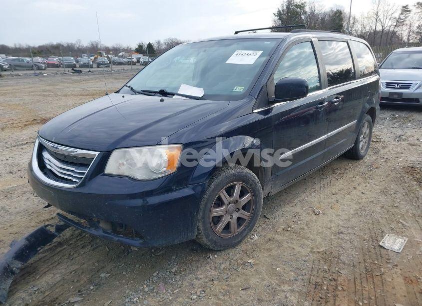 Photo 2 of 2011 Chrysler Town & COUNTRY TOURING (VIN 2A4RR5DG3BR712359)