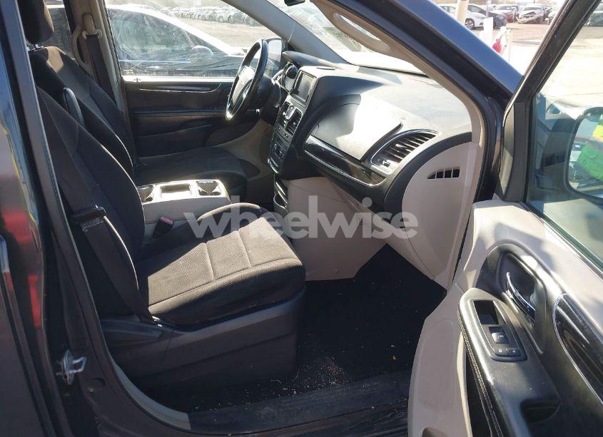 Photo 5 of 2011 Chrysler Town & COUNTRY TOURING (VIN 2A4RR5DG3BR723359)